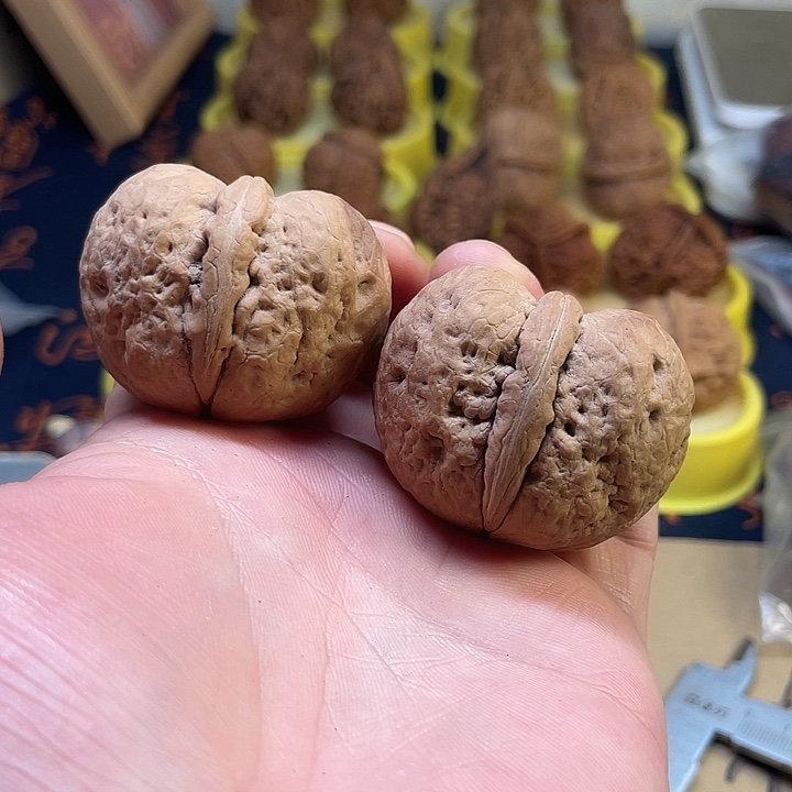 韦***总把件文玩核桃炸二44