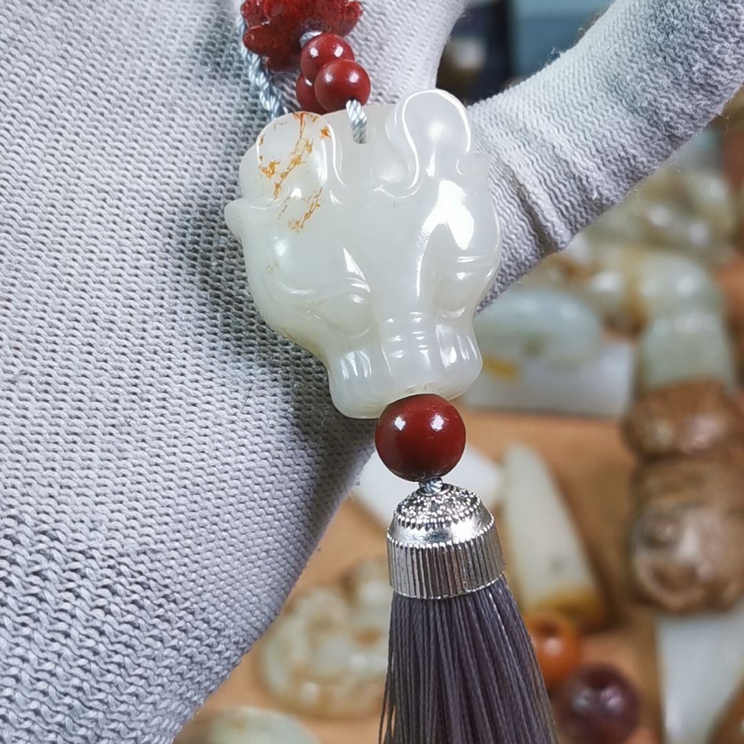 和田玉（糖玉）车挂未镶嵌泰*石