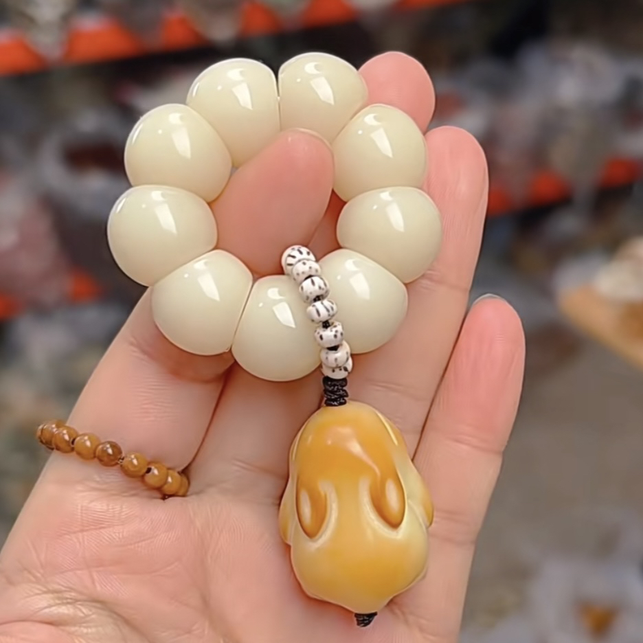 荔枝冻手捻黄色啪啪兔天然菩提根指捻绕指柔文玩把件