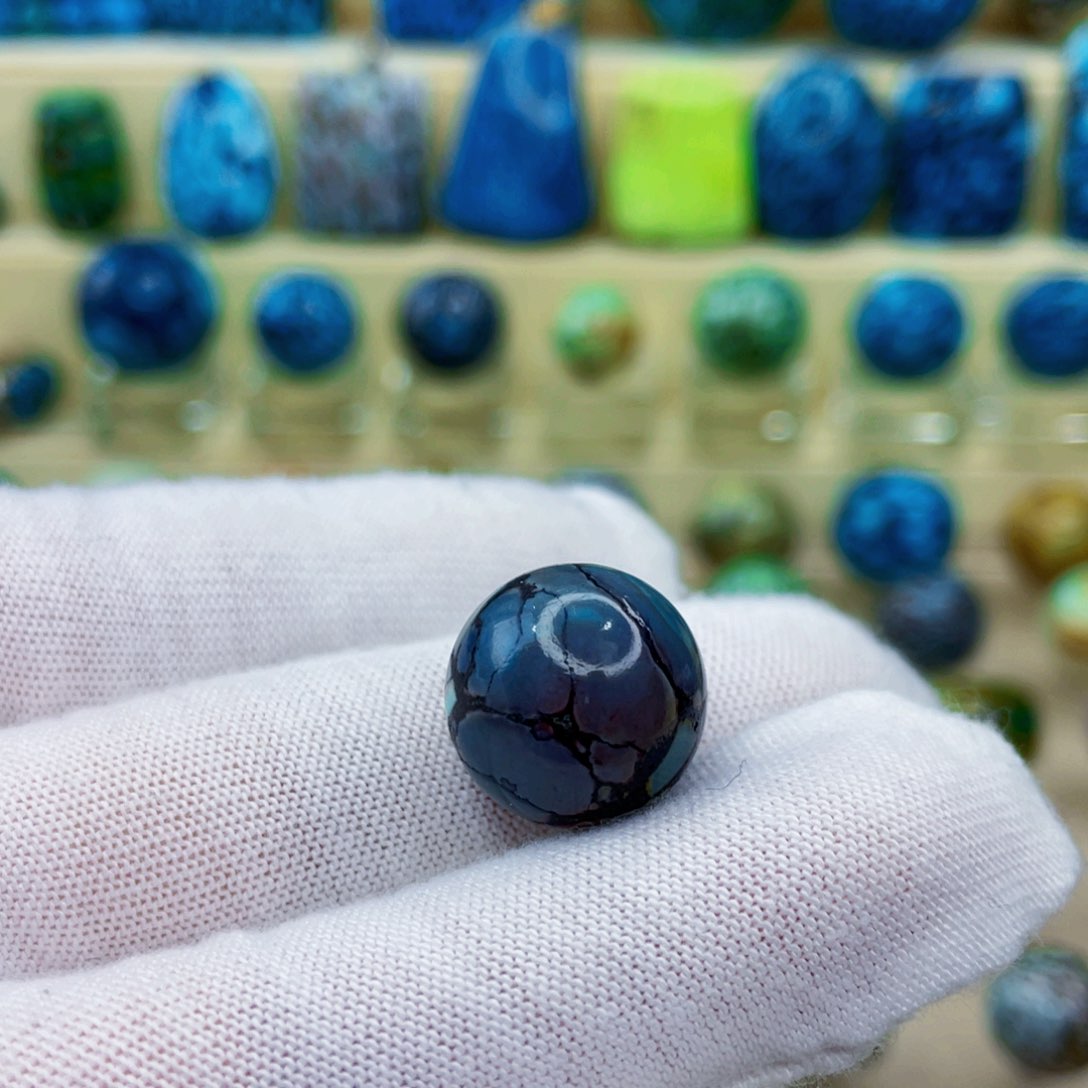 未镶嵌绿松石颈饰