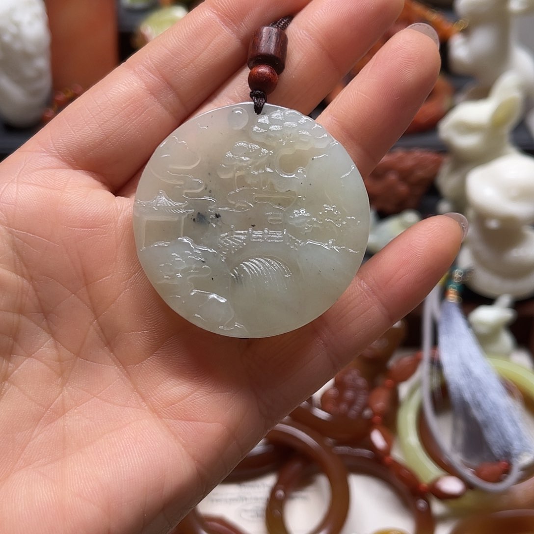 蛇纹石玉吊坠发一个未镶嵌