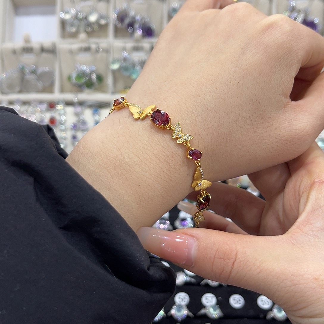 懋***怀手链石榴石银S925镀金镶嵌