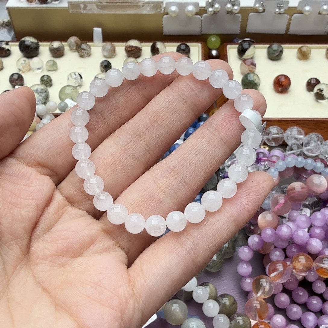 未镶嵌水晶手链白兔毛