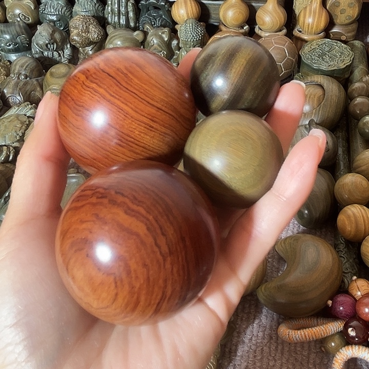 小***虎木沙漠铁 绿檀手球