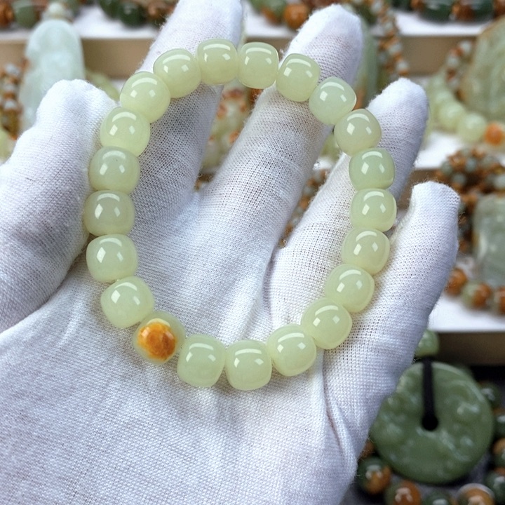 【闪购商品】透闪石质玉手串未镶嵌李*岐