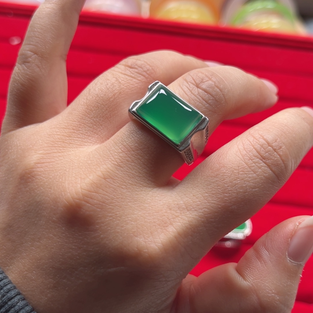 玛瑙/玉髓手镯未镶嵌1