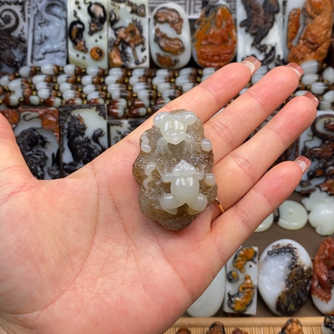 颈饰未镶嵌和田玉