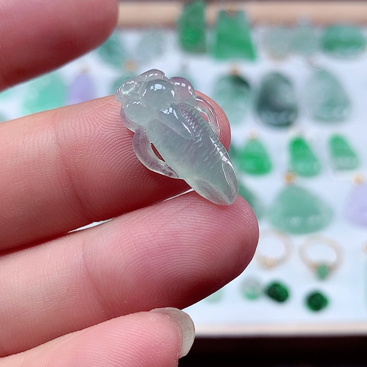 翡翠未镶嵌颈饰吊坠