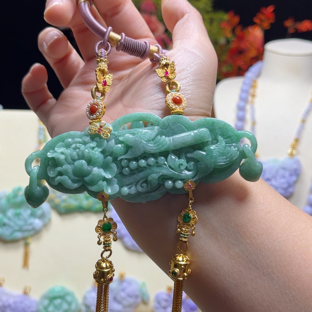 翡翠颈饰未镶嵌天然