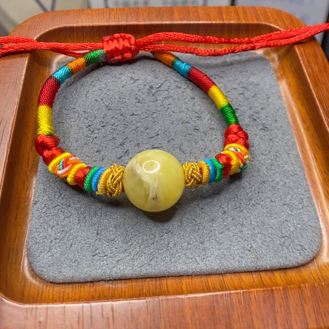 用***4蜜蜡未镶嵌颈饰郎