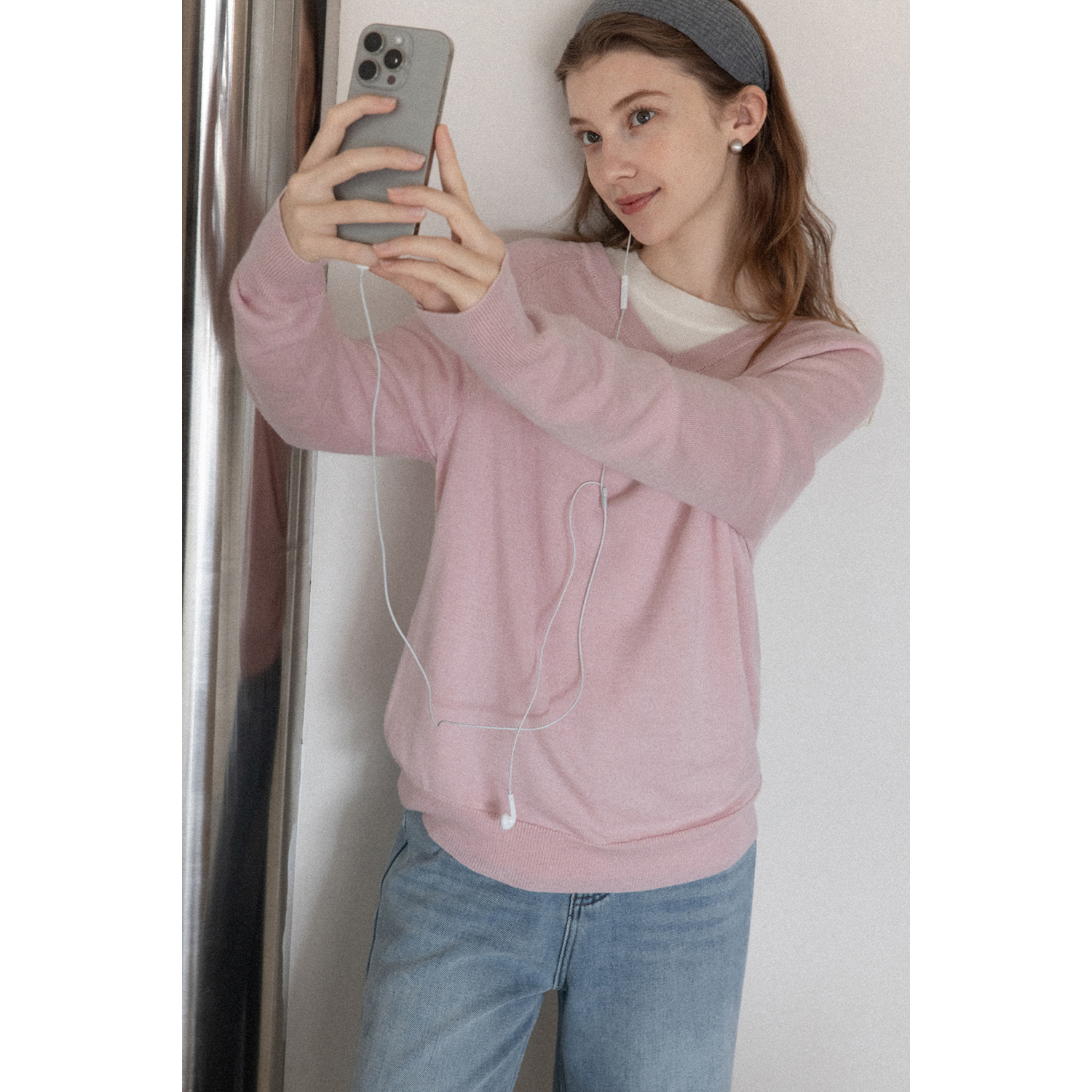 羊城故事-纯色v领毛针织衫女冬新款百搭显瘦内搭上衣Y51156657HJ