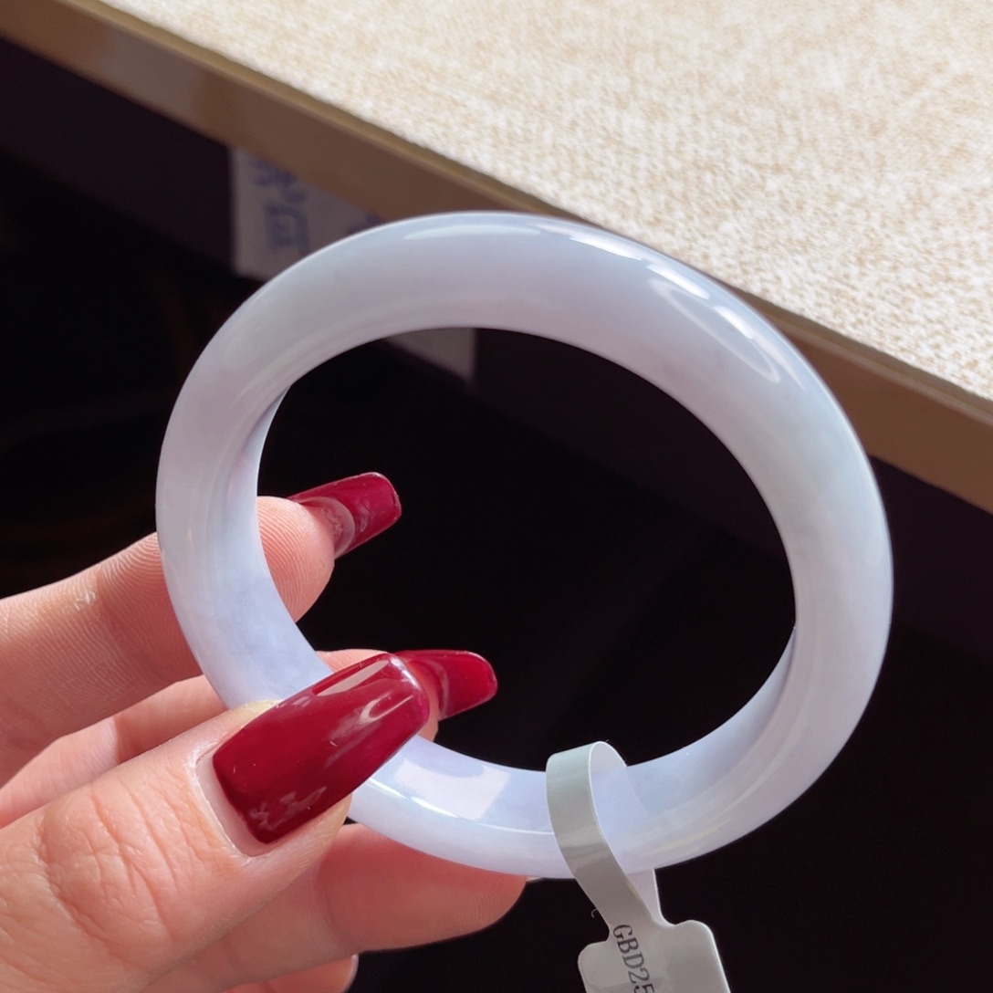 翡翠手镯未镶嵌手镯