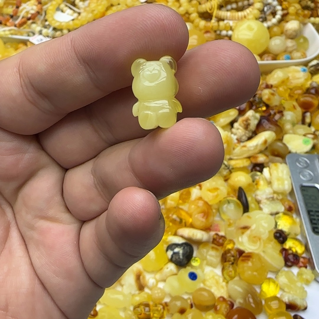 琥珀未镶嵌裸石1.21克0