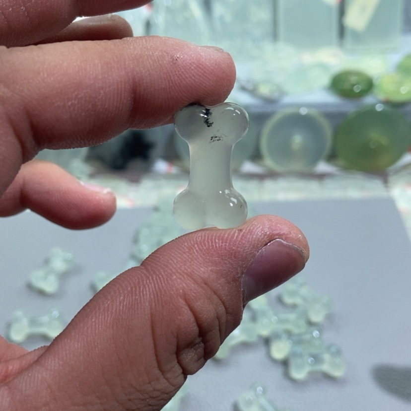 【闪购商品】蛇纹石玉颈饰未镶嵌