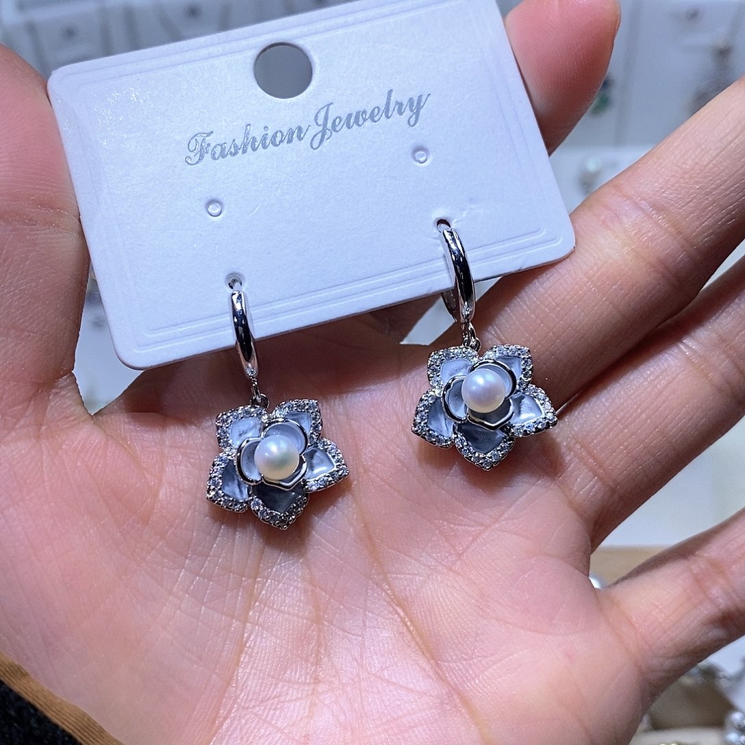 淡水珍珠耳饰未镶嵌