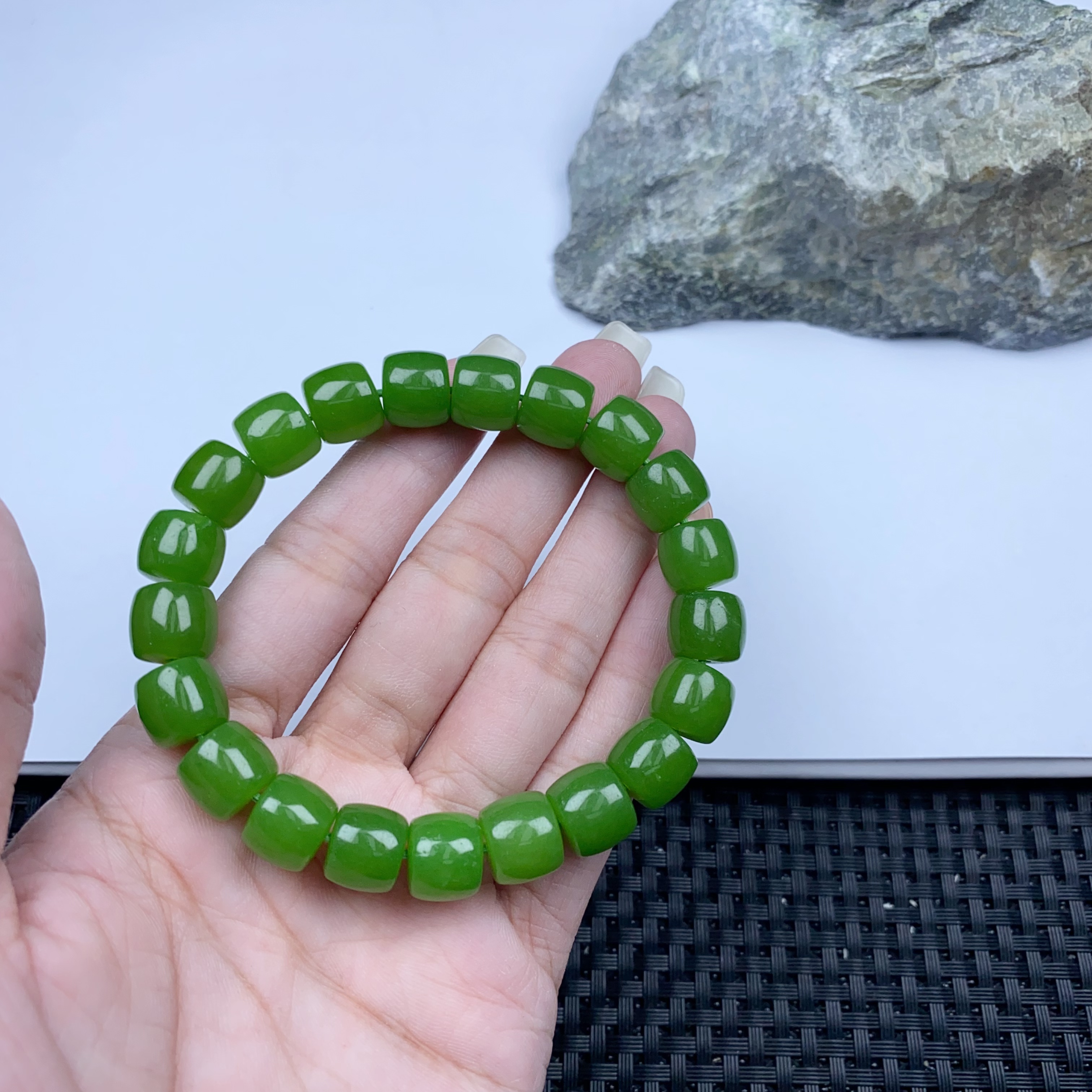 z48苹果绿老型珠10m手串女款手工时尚百搭