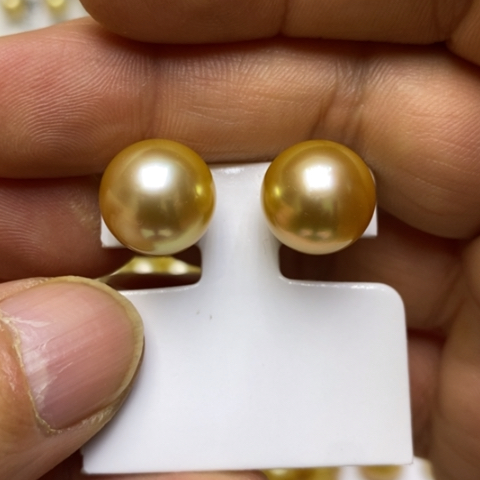 18K金镶嵌耳饰海水珍珠