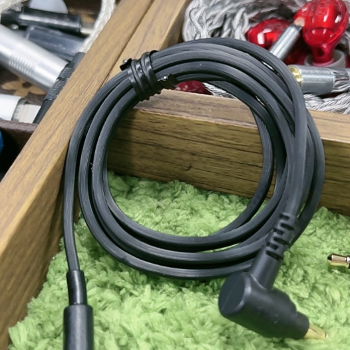 【闪购商品】95新音频线黑色