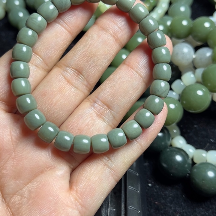 未镶嵌和田玉手串8