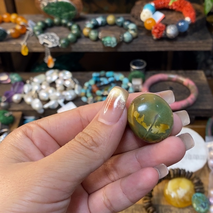 南红玛瑙手链未镶嵌弦*