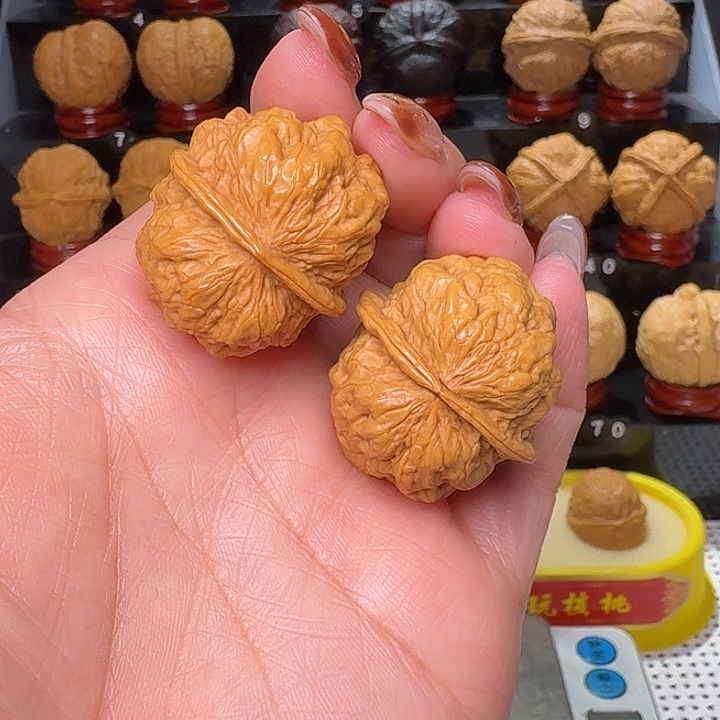 文玩核桃把件血舍利33尺…………11号