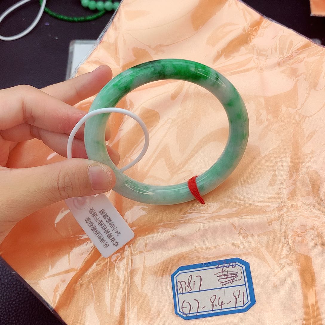 翡翠未镶嵌手镯翡翠