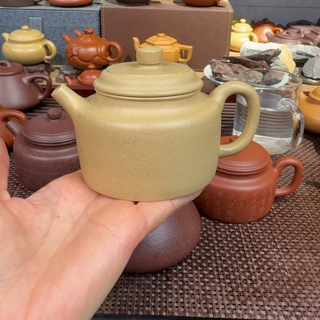 本山绿泥茶壶200毫升左右