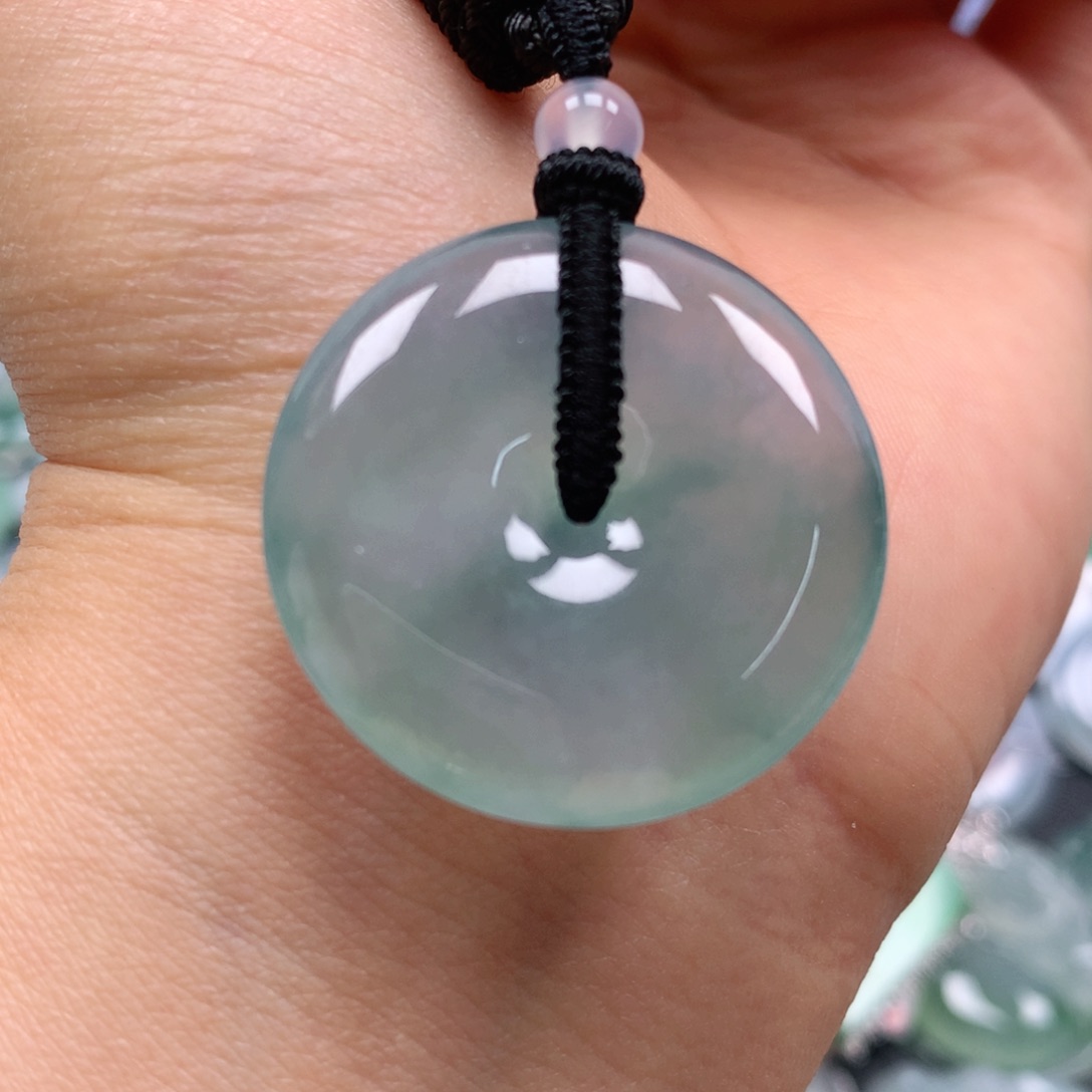 翡翠颈饰未镶嵌天然翡翠