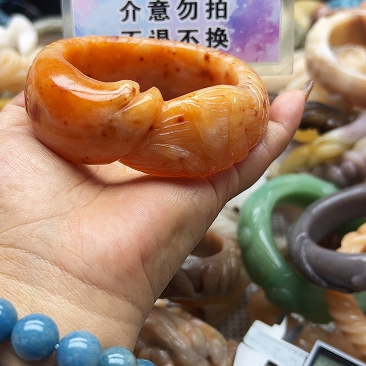 未镶嵌手镯石英岩玉