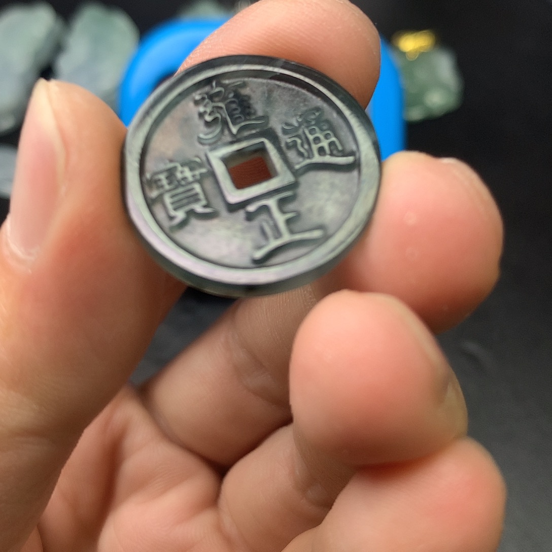 翡翠未镶嵌颈饰翡翠首饰和翡翠珠宝