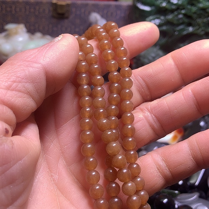 颈饰未镶嵌和田玉（糖玉）