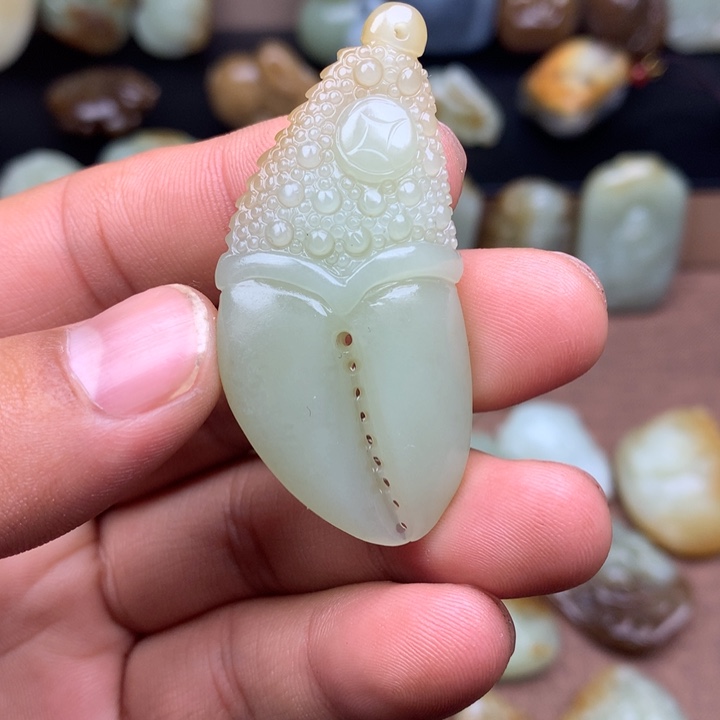 和田玉（糖玉）未镶嵌颈饰