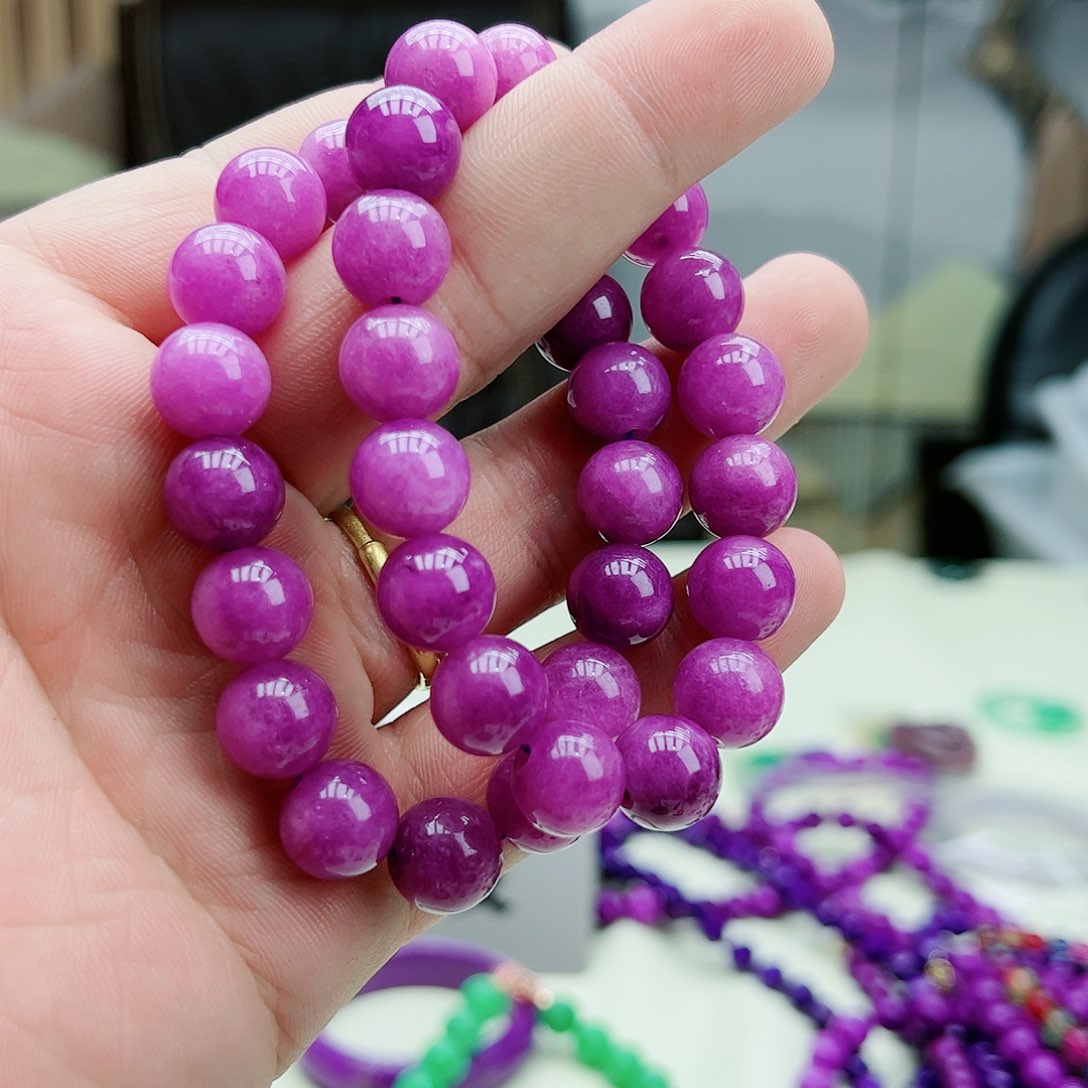 翡翠吊坠(赠链)未镶嵌