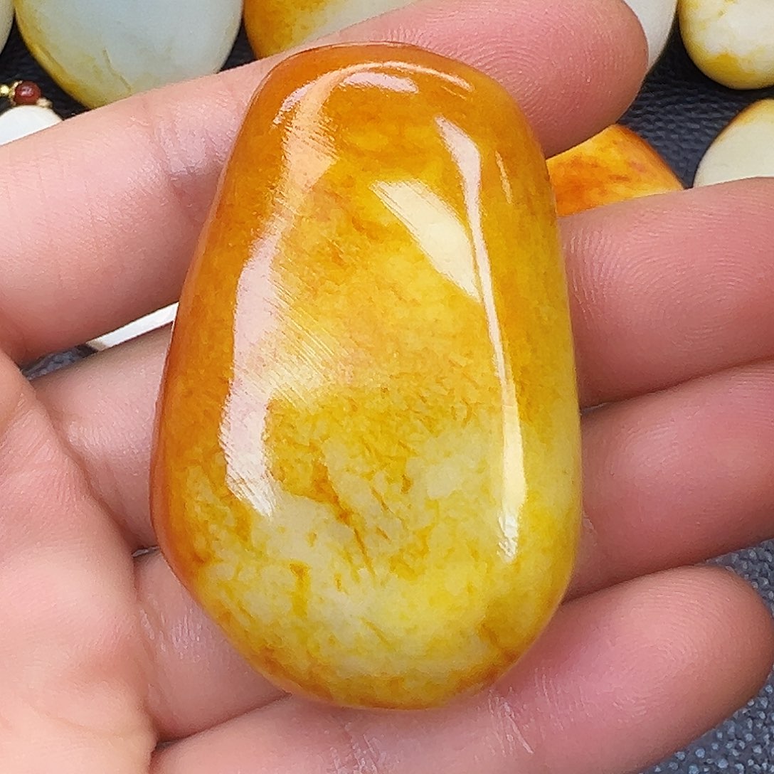 和田玉未镶嵌珠宝奇石