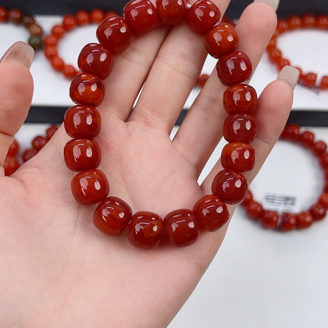 依***靠南红玛瑙瓦西牛血红12mm老型未镶嵌