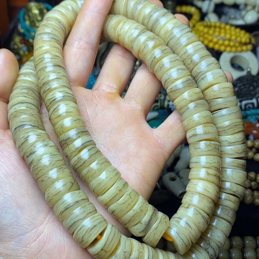 大叶紫檀（黑酸枝木类）