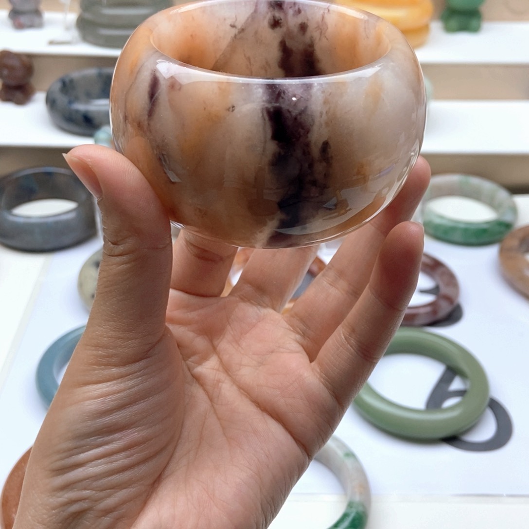 石英质玉手镯未镶嵌