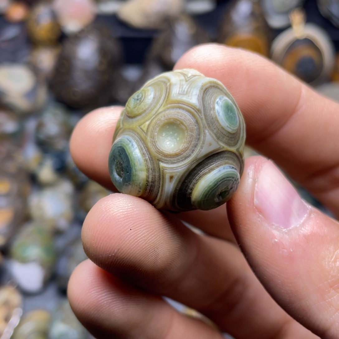 i***奇石头石头石头石头