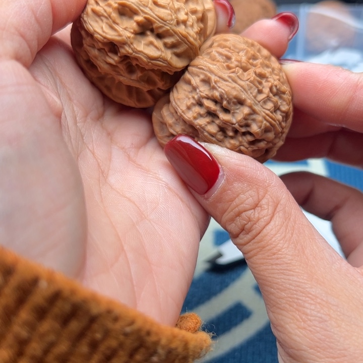 桃核吊坠文玩白狮子