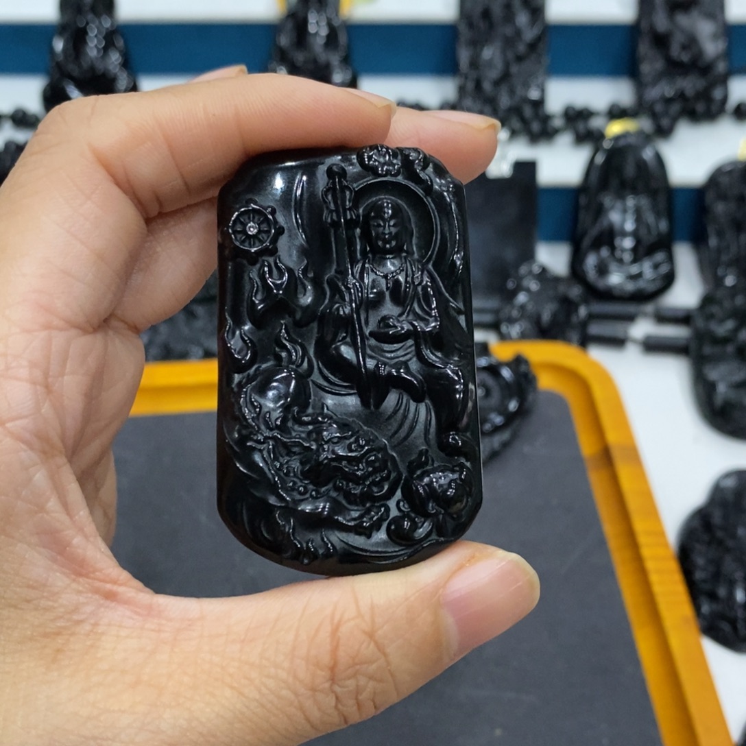 鲨***椒蛇纹石玉未镶嵌吊坠