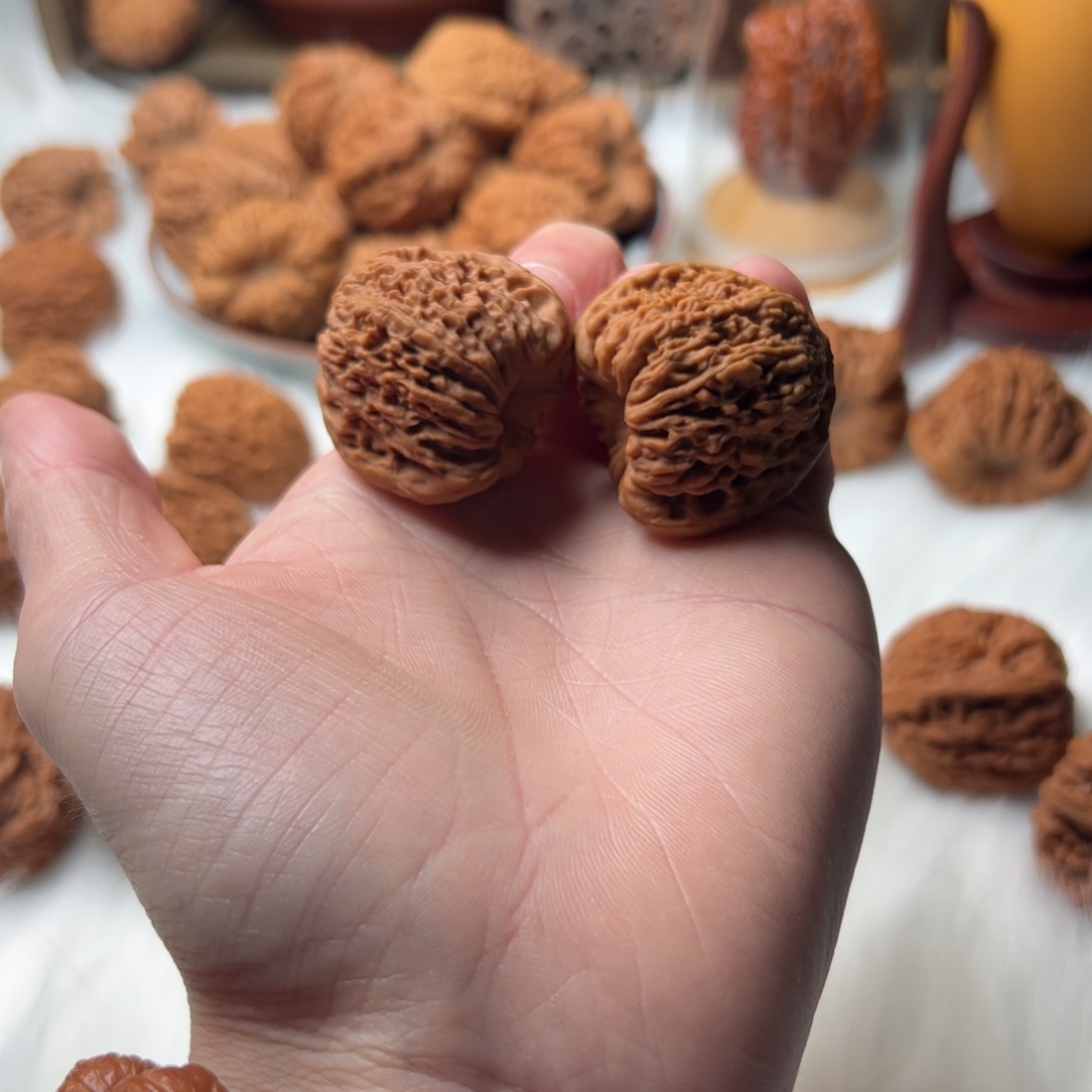 吊坠文玩核桃拉丝凹底，南将石