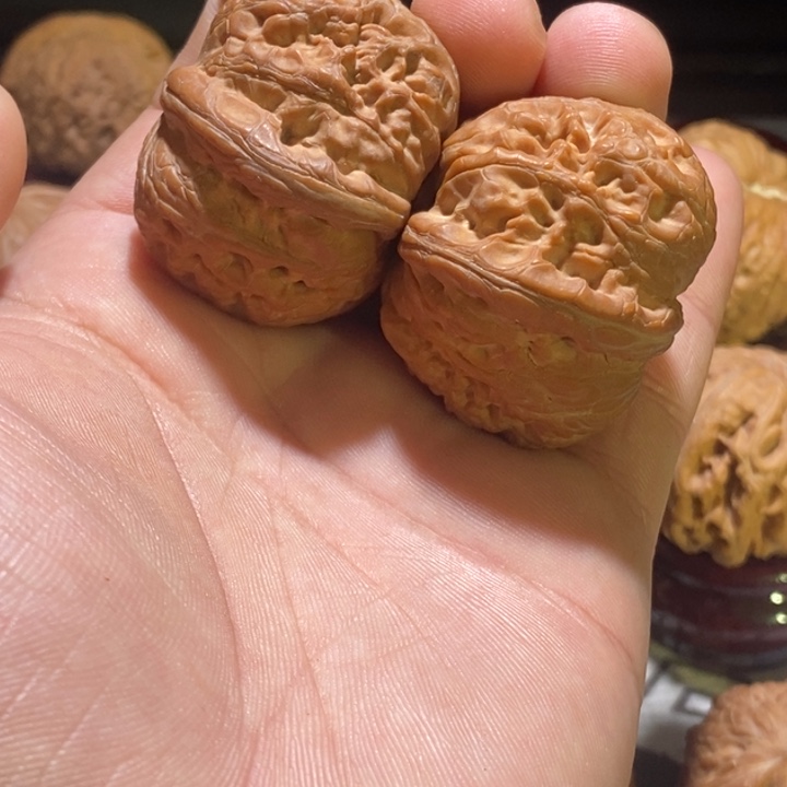 ****丶文玩核桃把件41元宝