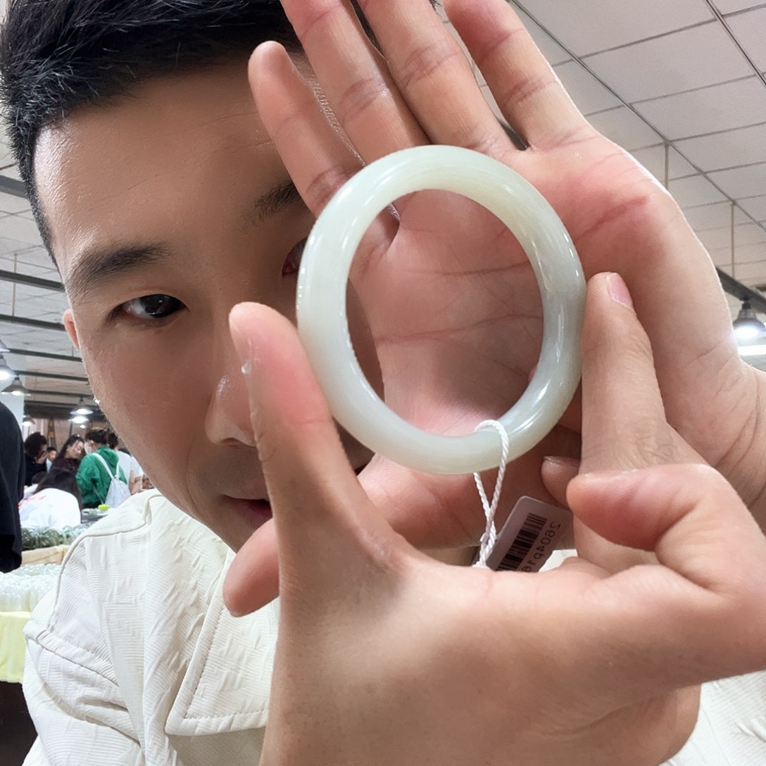 和田玉手镯未镶嵌?****@