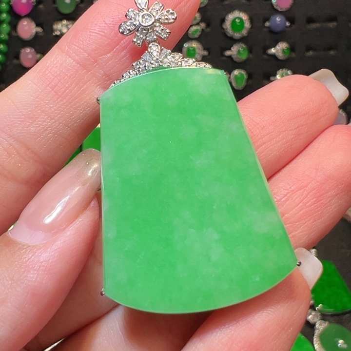 翡翠吊坠(不含链)18K金镶嵌