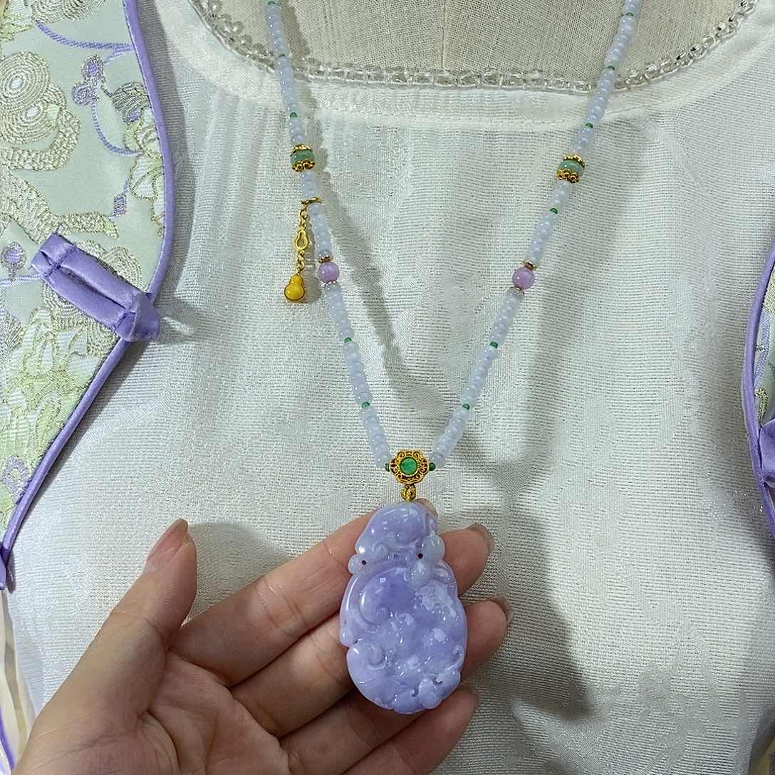 颈饰未镶嵌翡翠天然