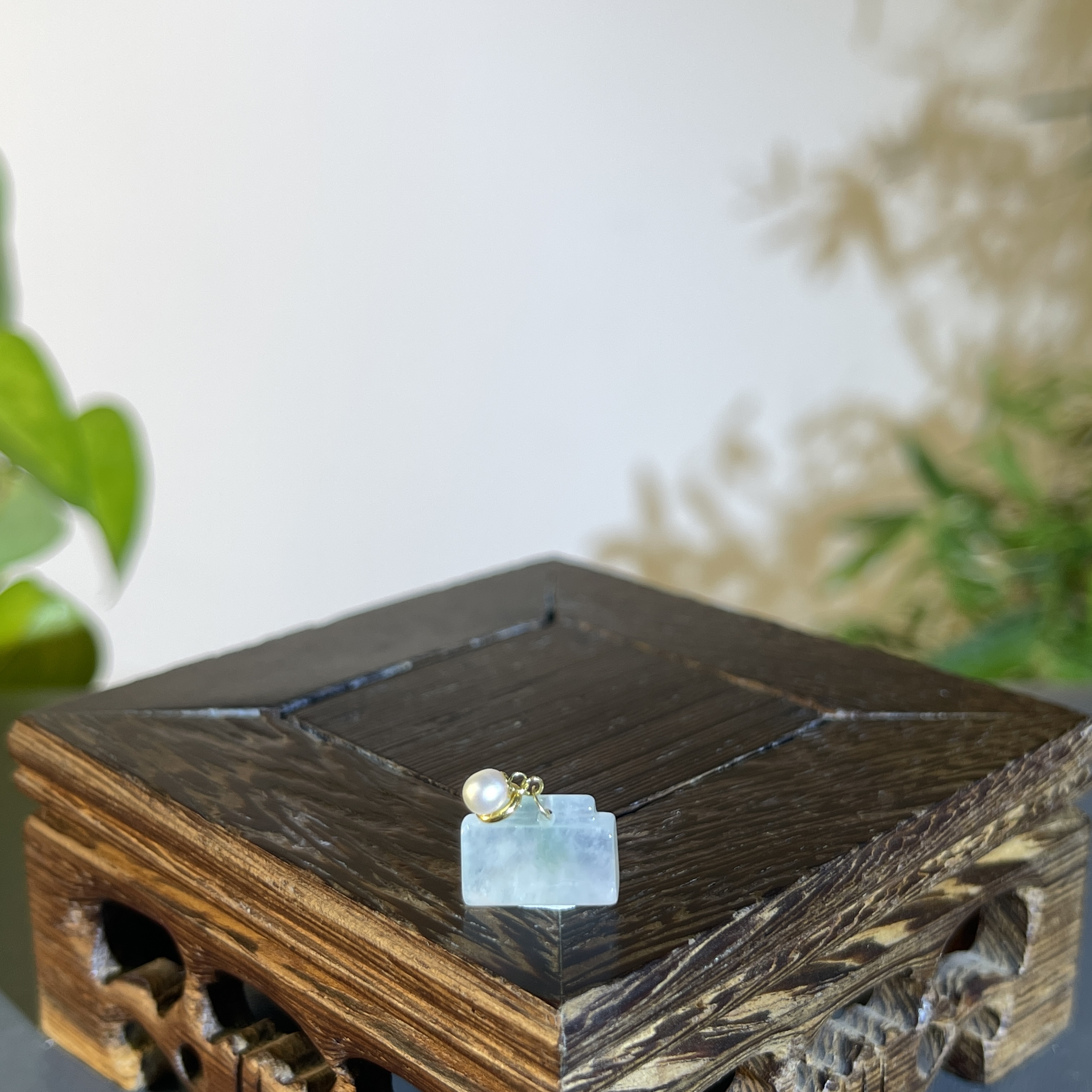 JTW20-010 天然缅甸A货翡翠  18K金扣袋袋有钱