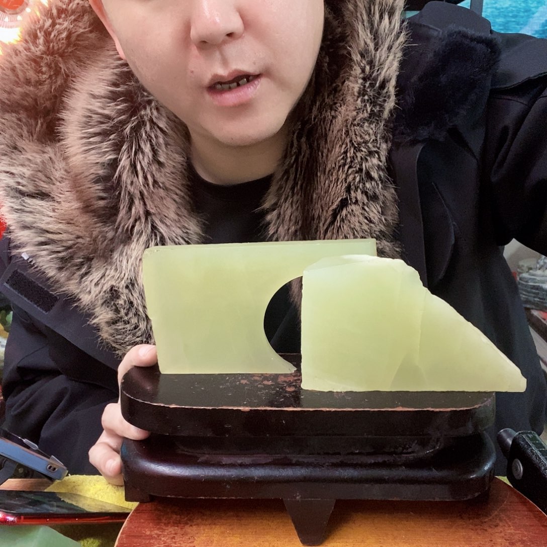 蛇纹石玉未镶嵌珠宝奇石