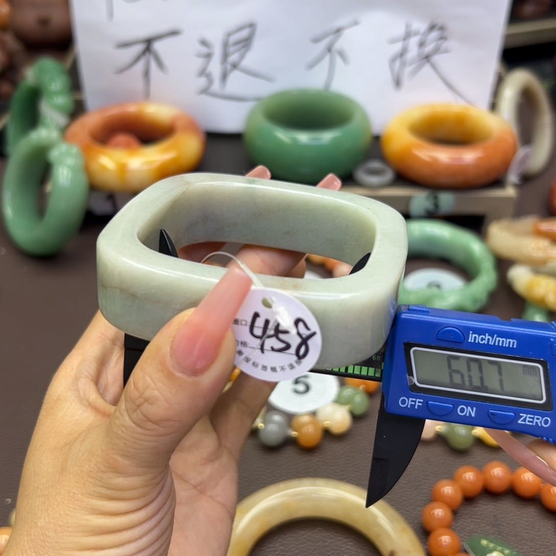 未镶嵌手镯石英岩玉