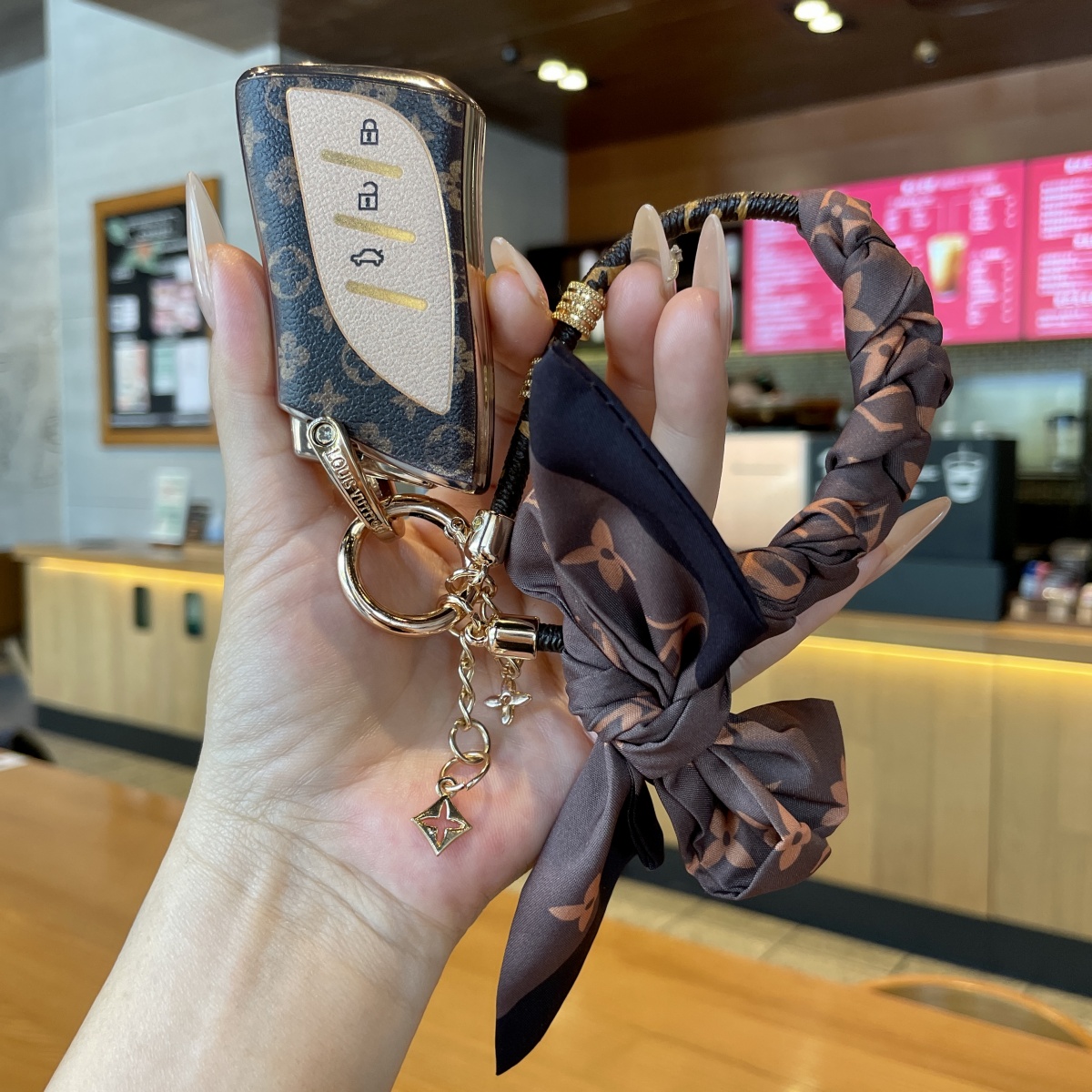 适用【雷克萨斯】钥匙套es200es300h rx300rx350h包nx260 壳57扣270