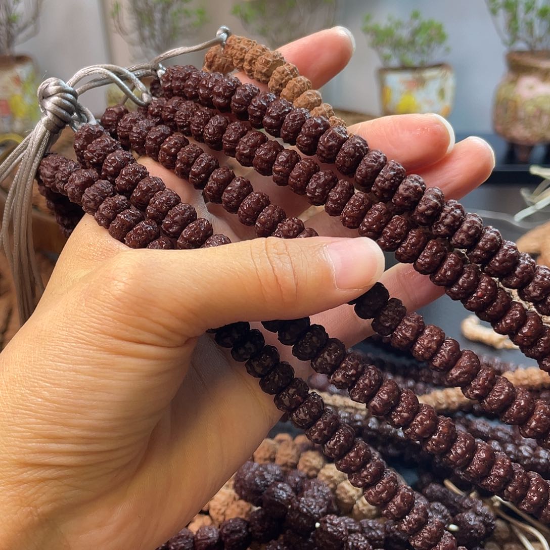 ****户金刚菩提吊坠藏式药片